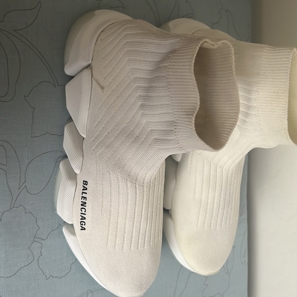 BALENCIAGA SPEED 2.0 CLEAR SOLE RECYCLED KNIT SNEAKER - Picture 2 of 12